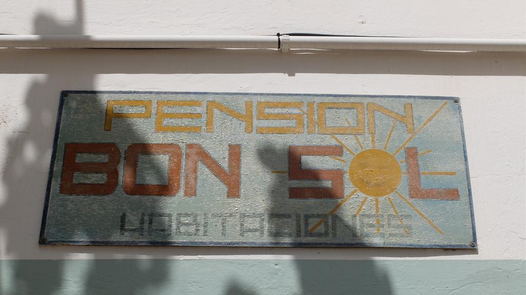 Hostal Bon Sol Sant Ferran de Ses Roques Exterior foto